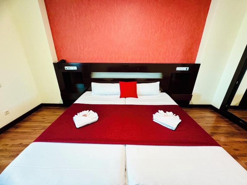 Hotel La Cantuena image