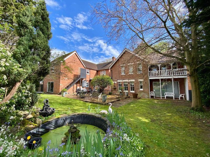 Pickwicks Guest House image