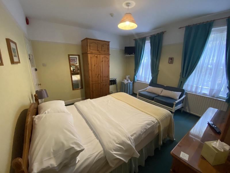 Pickwicks Guest House image