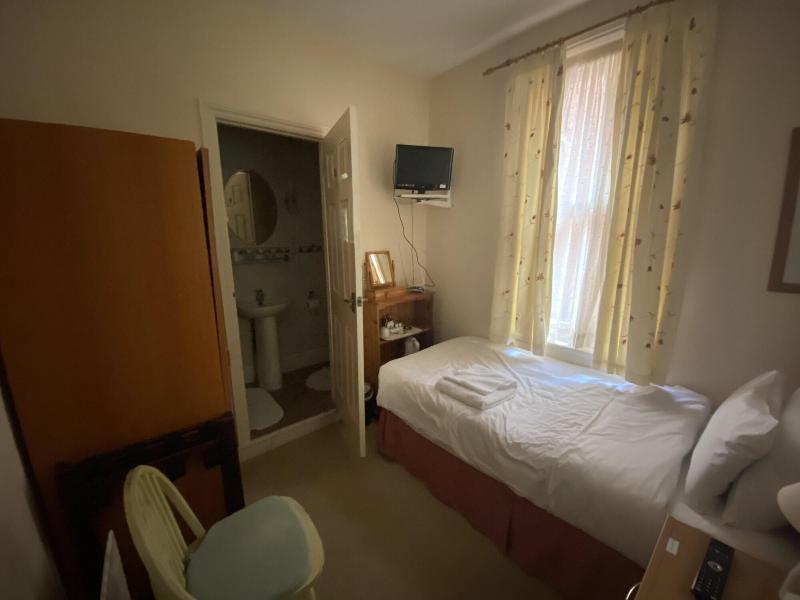 Pickwicks Guest House image