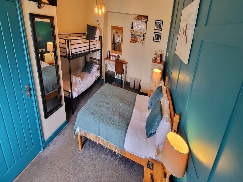 The Ring Pub Bed And Breakfast image