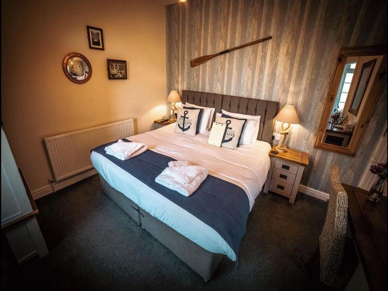 The Ring Pub Bed And Breakfast image