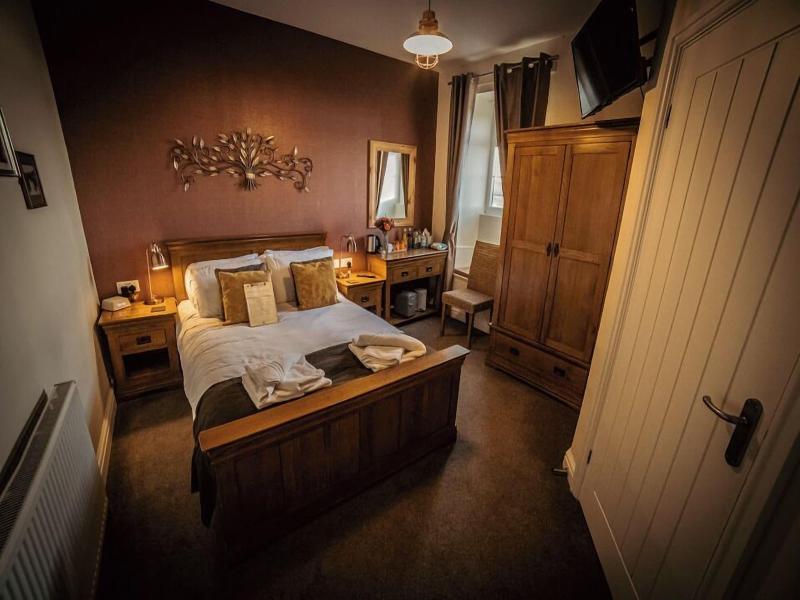 The Ring Pub Bed And Breakfast image