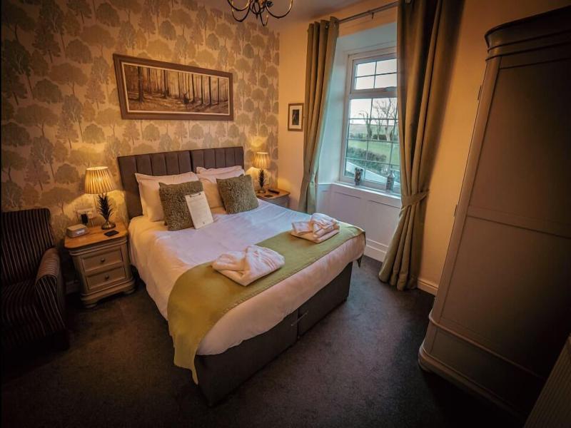 The Ring Pub Bed And Breakfast image