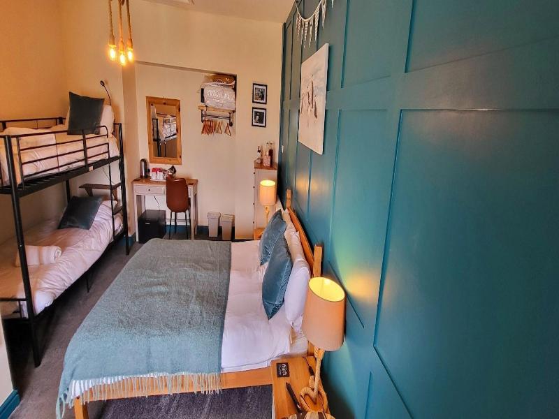 The Ring Pub Bed And Breakfast image
