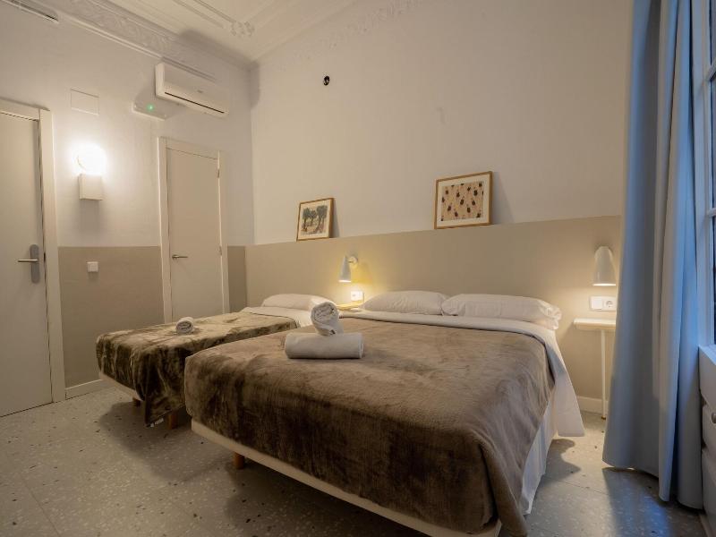 Hostal Hera image