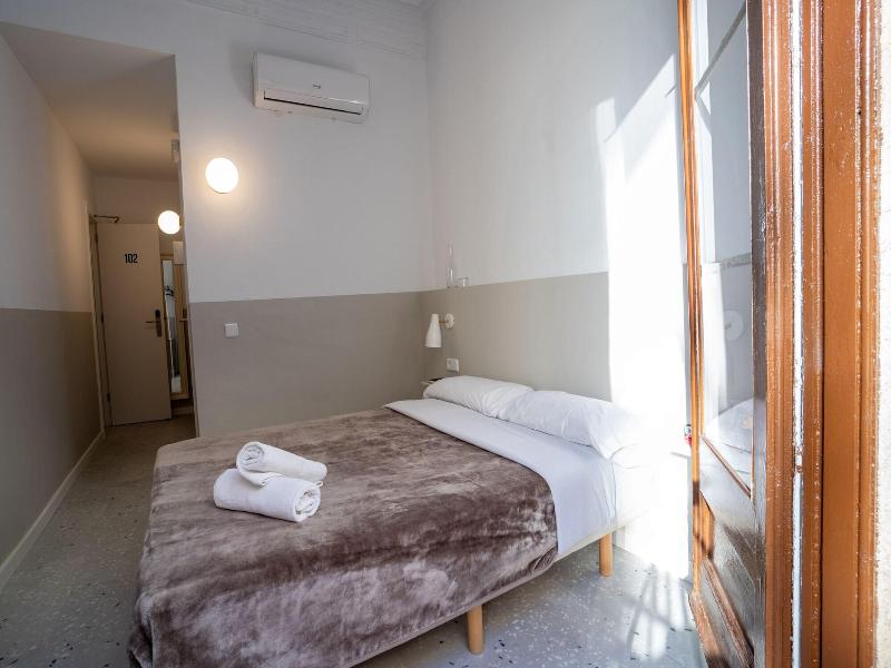Hostal Hera image