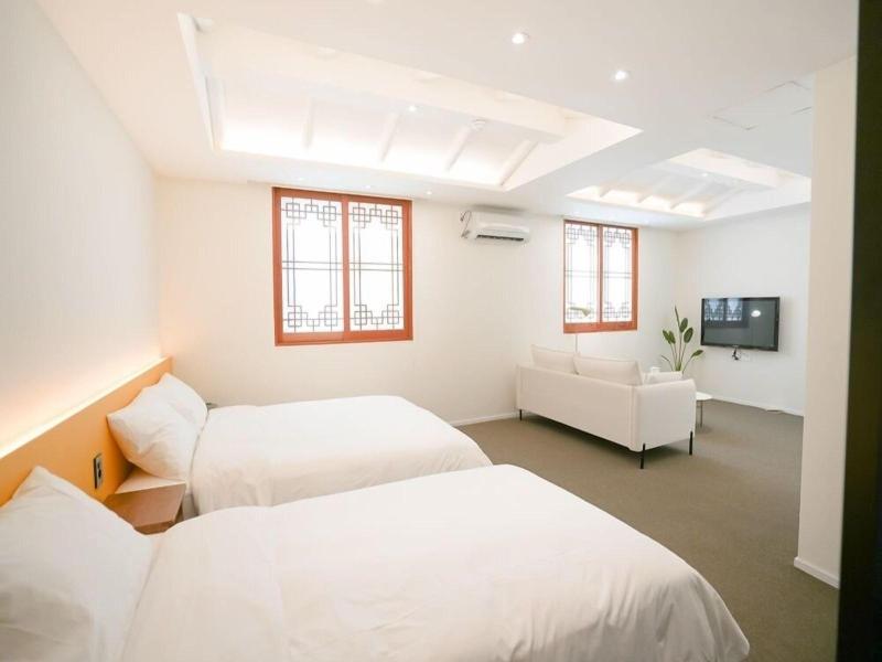 Hotelarrive Jeonju Sihwayeonpung image