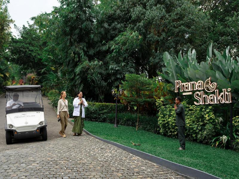 The Grand Cliff Resort Munnar image