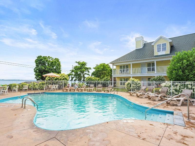 Kelleys Island Venture Resort image