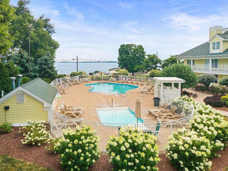 Kelleys Island Venture Resort image