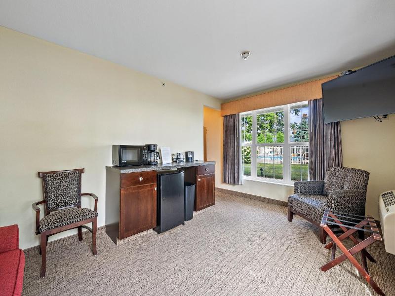 Kelleys Island Venture Resort image