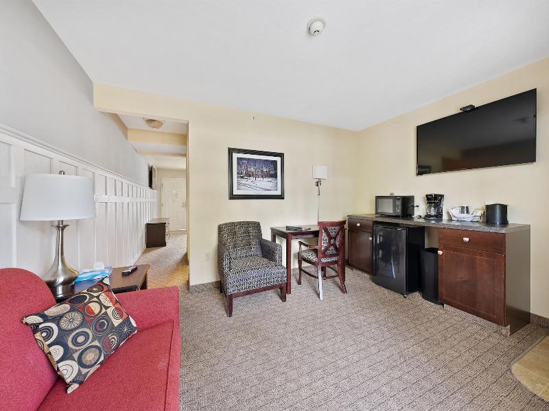 Kelleys Island Venture Resort image