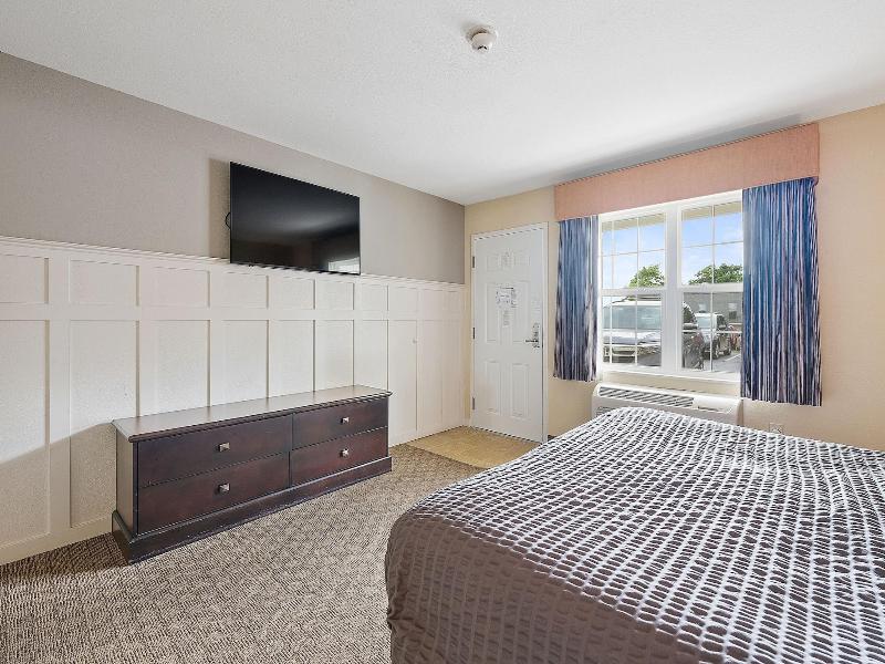 Kelleys Island Venture Resort image