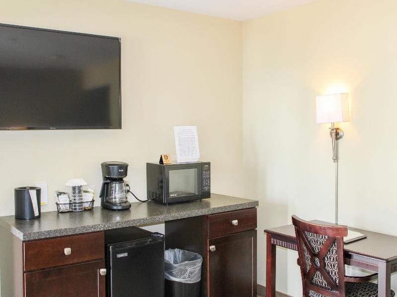 Kelleys Island Venture Resort image