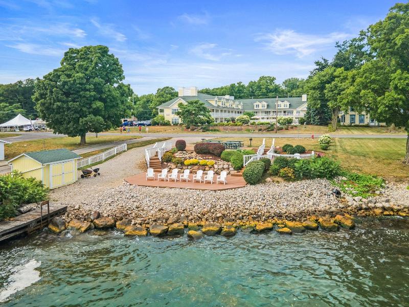 Kelleys Island Venture Resort image