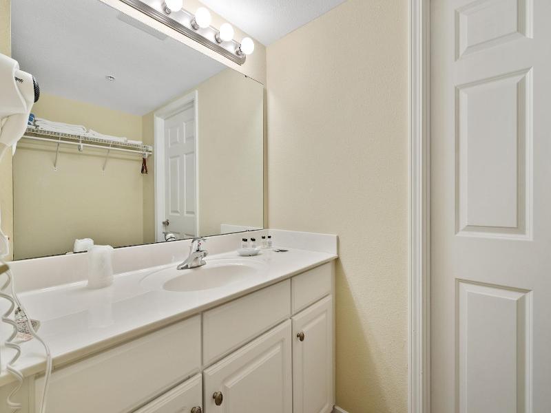 Kelleys Island Venture Resort image
