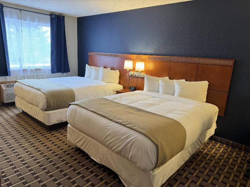 Crossroads Hotel 4