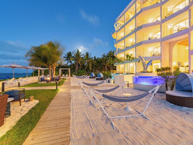 Beachfront At Windsong On The Reef image