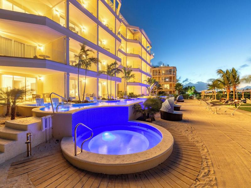 Beachfront At Windsong On The Reef image