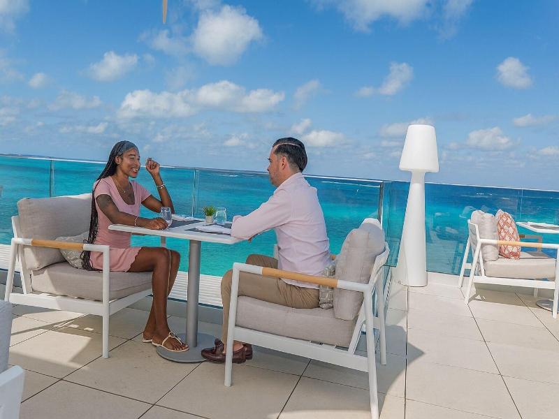 Beachfront At Windsong On The Reef image