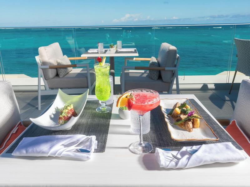 Beachfront At Windsong On The Reef image