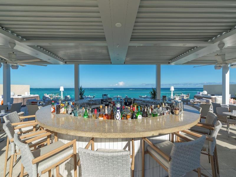Beachfront At Windsong On The Reef image