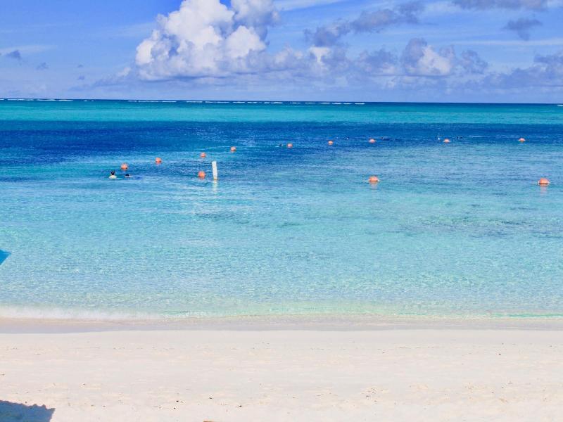 Beachfront At Windsong On The Reef image