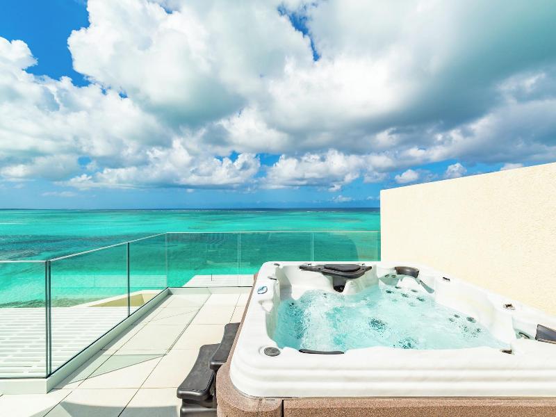 Beachfront At Windsong On The Reef image