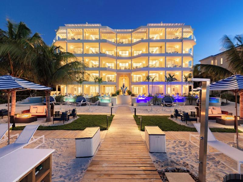 Beachfront At Windsong On The Reef image