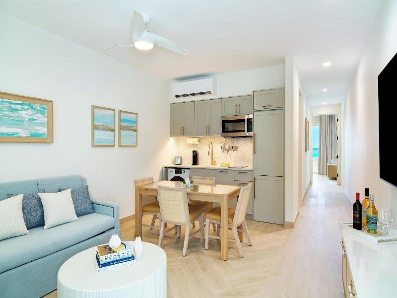 Beachfront At Windsong On The Reef image