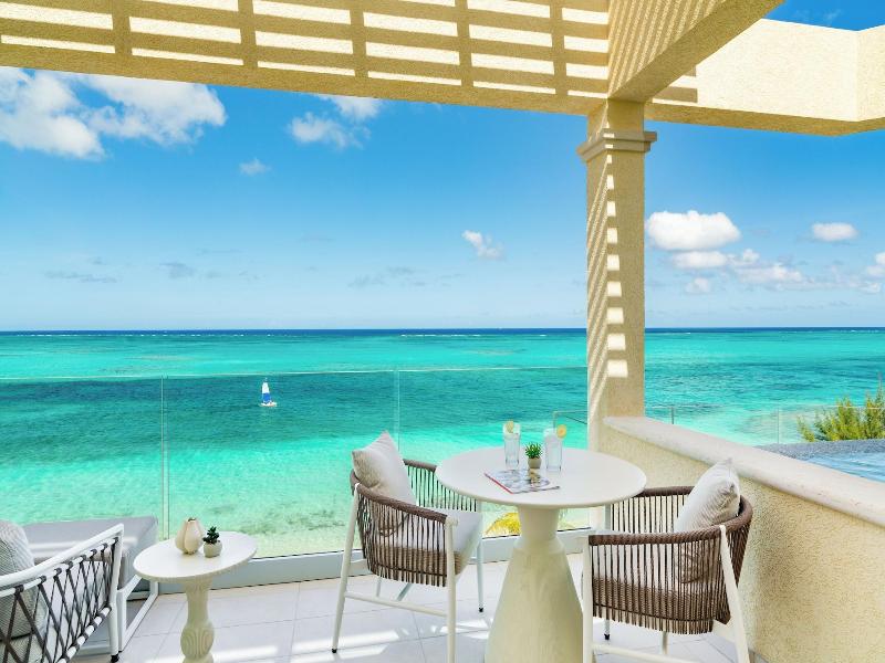 Beachfront At Windsong On The Reef image