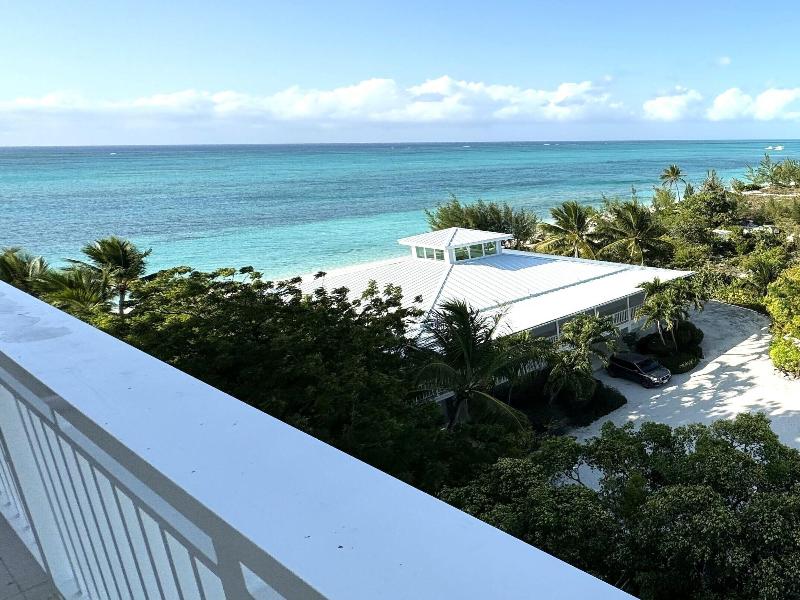 Beachfront At Windsong On The Reef image