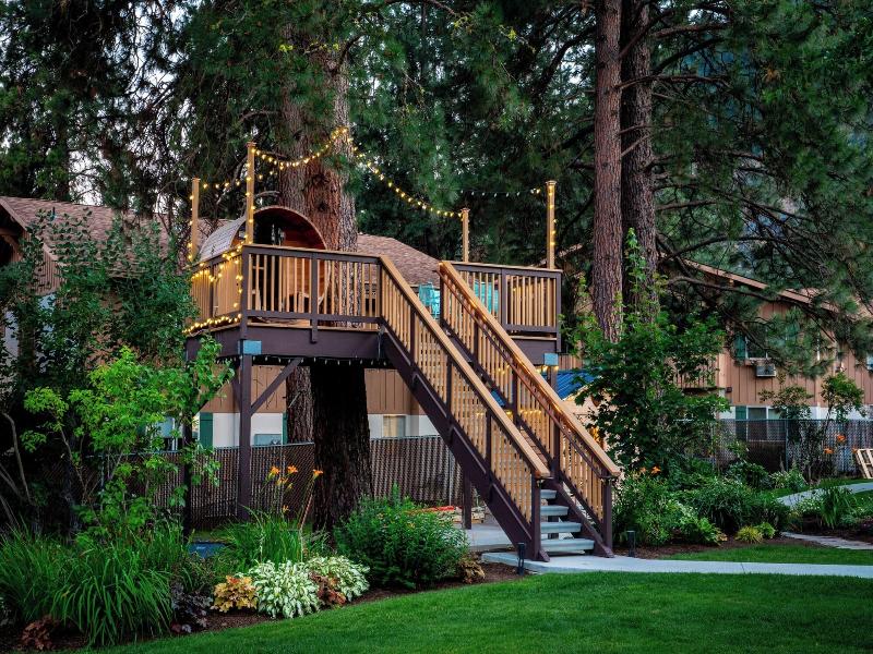 Blue Elk Inn
