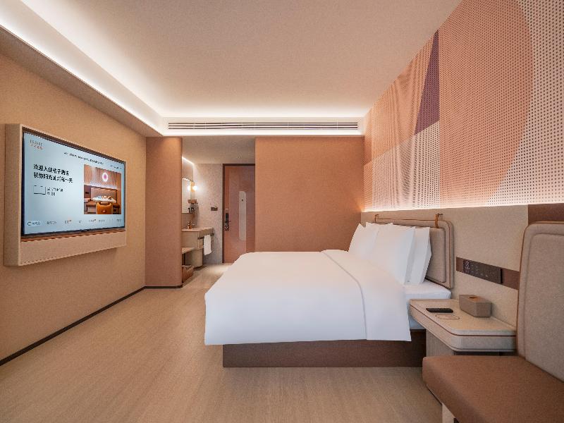 Business King Room