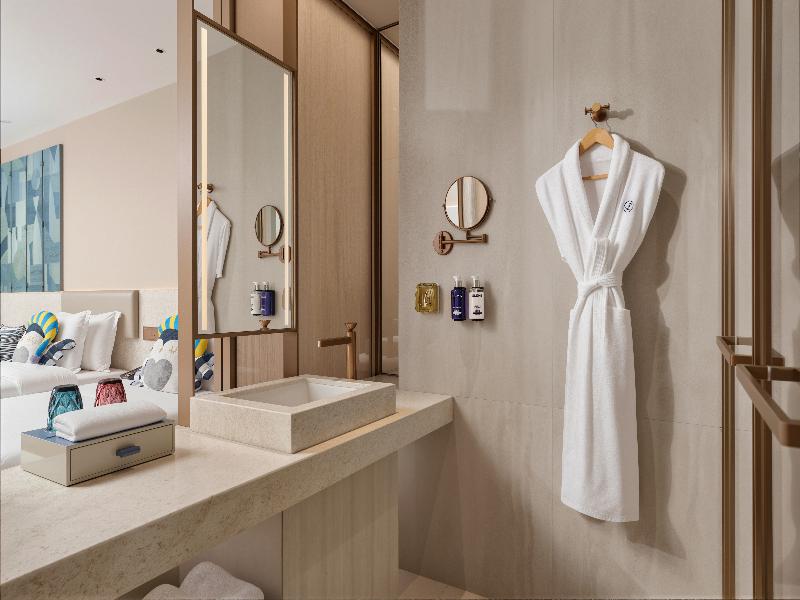 Voco Fuzhou Jinhui  by IHG image