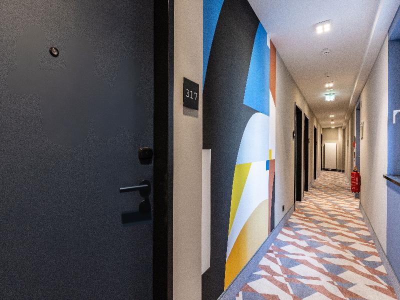 Holiday Inn - the niu Clink Hamburg Barmbek by IHG image