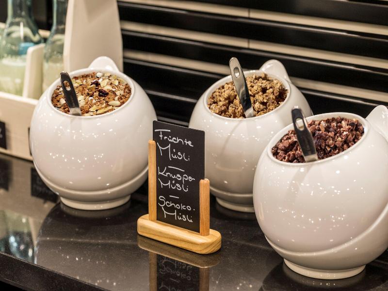 Holiday Inn - the niu Clink Hamburg Barmbek by IHG image