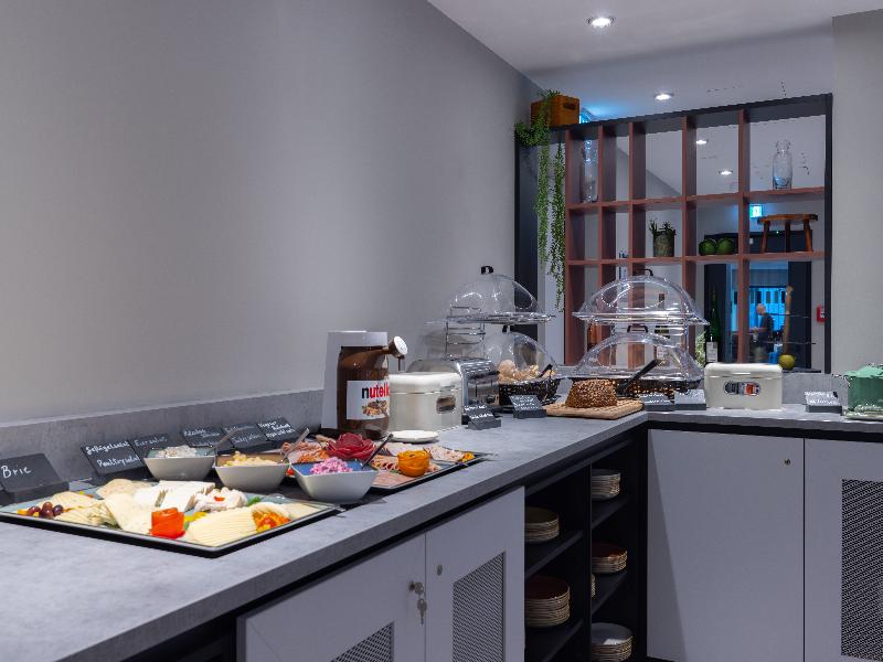 Holiday Inn - the niu Clink Hamburg Barmbek by IHG image