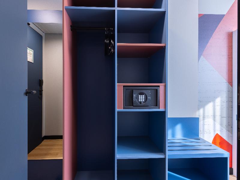 Holiday Inn - the niu Clink Hamburg Barmbek by IHG image
