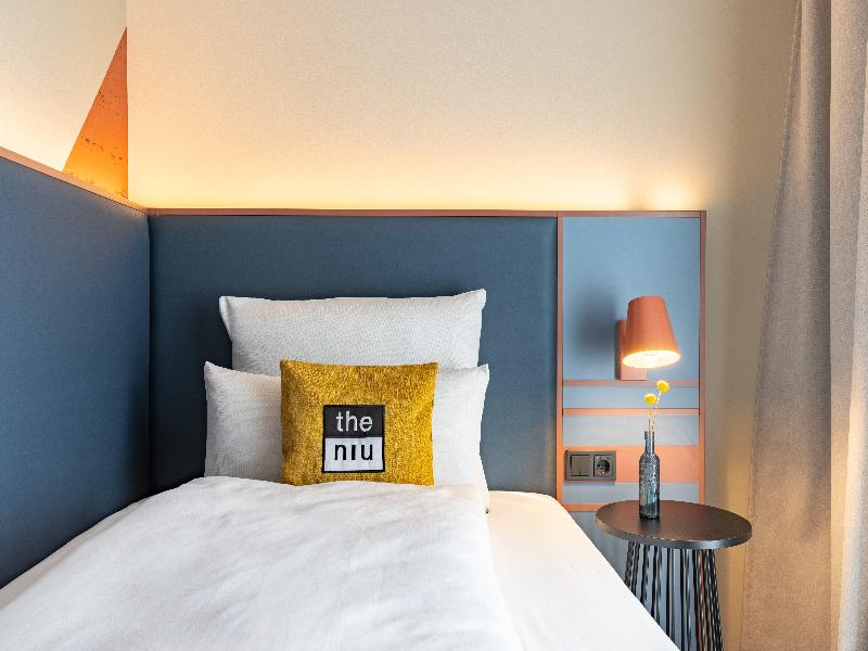 Holiday Inn - the niu Clink Hamburg Barmbek by IHG image