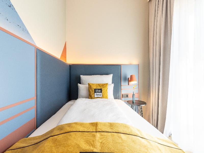 Holiday Inn - the niu Clink Hamburg Barmbek by IHG image