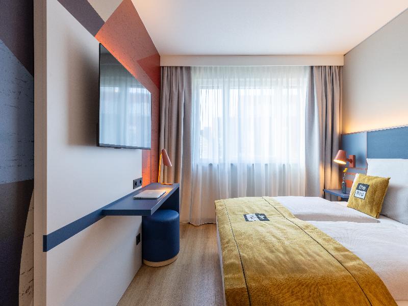 Holiday Inn - the niu Clink Hamburg Barmbek by IHG image