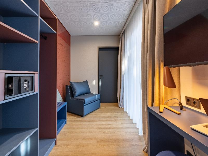 Holiday Inn - the niu Clink Hamburg Barmbek by IHG image