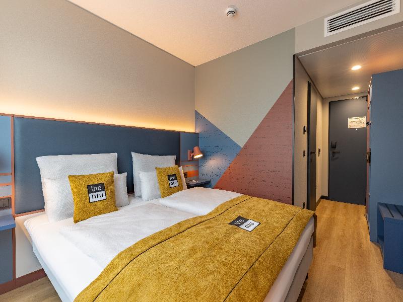Holiday Inn - the niu Clink Hamburg Barmbek by IHG image