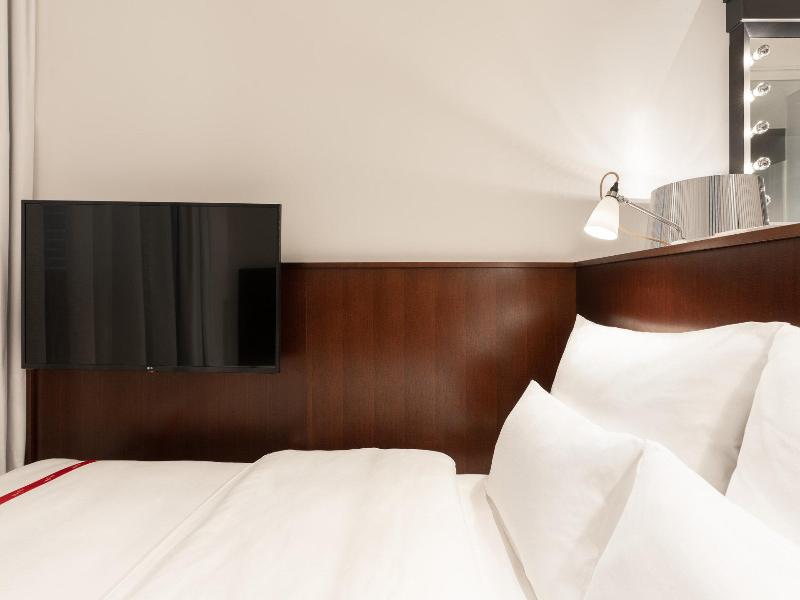 Ruby Lilou Hotel Marseille by IHG image