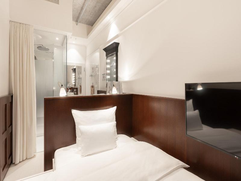 Ruby Lilou Hotel Marseille by IHG image