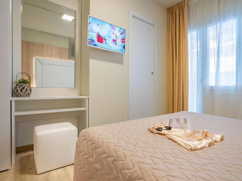 Hotel Suez image