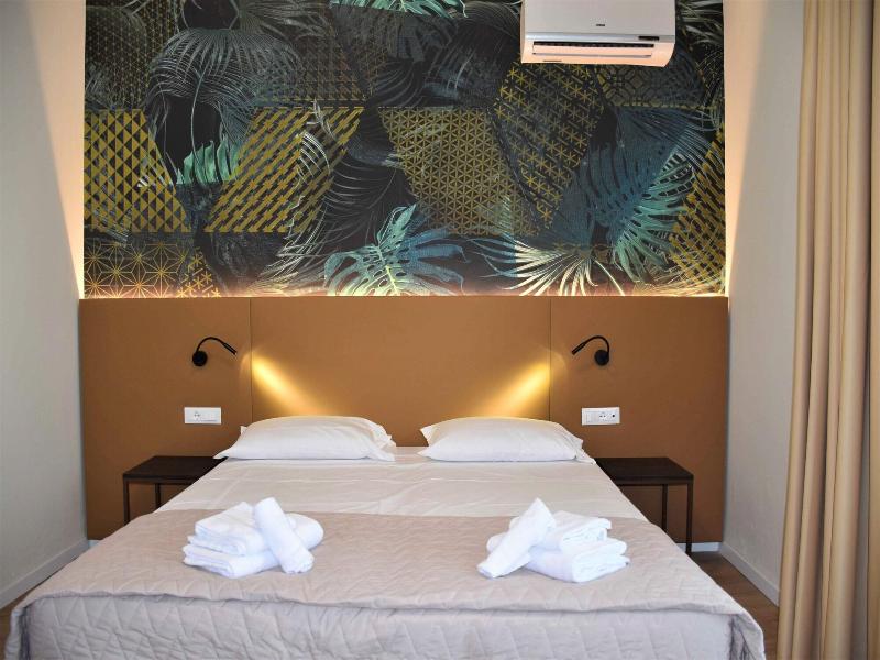 Hotel Suez image