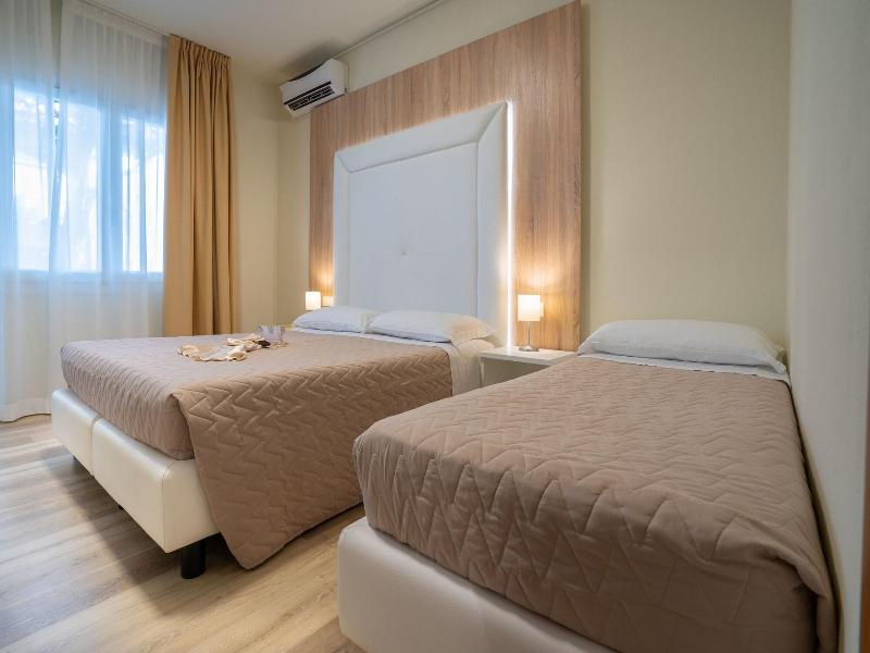 Hotel Suez image